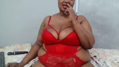 Snapshot of thicksexymellons chatting on February 14, 7:17 am Pat online show from February 14, 7:17 am