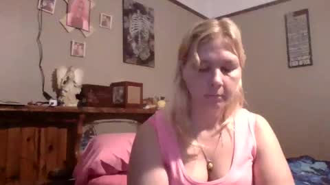 Snapshot of thickthighs_92 chatting on September 11, 12:16 pm Thickthighs92 online show from September 11, 12:16 pm