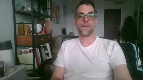 thickty online show from April 6, 8:43 pm