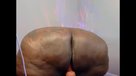 Snapshot of thickumzz41 chatting on June 2, 12:34 am Thickumzz41 online show from June 2, 12:34 am
