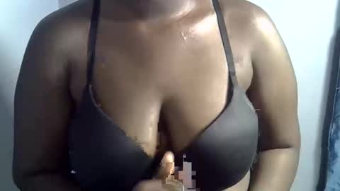 thicky_ebony001 online show from March 22, 5:05 pm