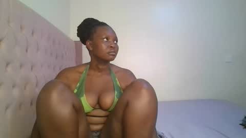 Snapshot of thicky_rue chatting on January 8, 1:57 pm Rue online show from January 8, 1:57 pm