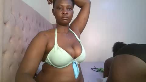 Snapshot of thicky_rue chatting on February 4, 10:58 pm Rue online show from February 4, 10:58 pm