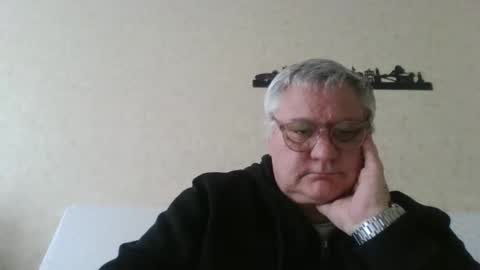 Thierrysymp online show from March 31, 5:24 pm