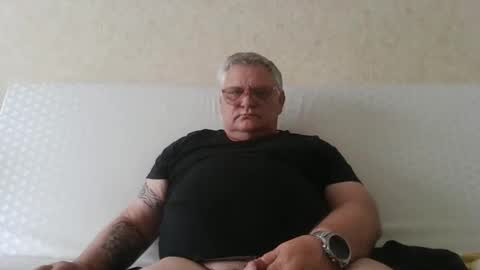 Snapshot of thierrysymp chatting on June 1, 5:03 pm Thierrysymp online show from June 1, 5:03 pm