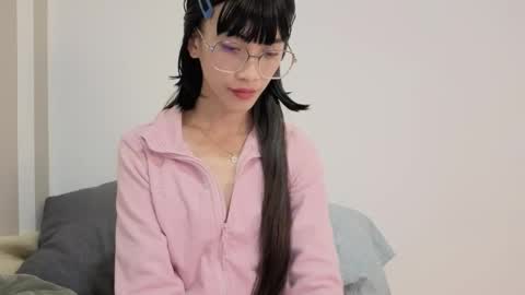 Snapshot of thifa2x chatting on May 15, 10:39 pm thifa2x online show from May 15, 10:39 pm