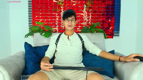 Thiago Saenzz online show from February 16, 3:46 am