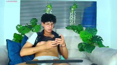 Thiago Saenzz online show from March 14, 6:02 pm