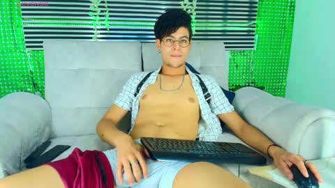 Thiago Saenzz online show from March 30, 5:14 pm