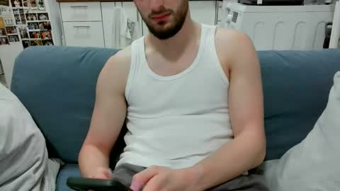 Snapshot of thinboy2 chatting on January 8, 4:31 pm Thinboy2 online show from January 8, 4:31 pm