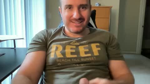 Snapshot of thisbigjewishdick chatting on February 5, 9:07 pm This Big Jewish Dick online show from February 5, 9:07 pm