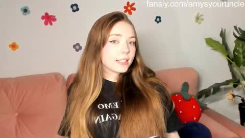 Snapshot of thisisamelia chatting on April 10, 4:55 pm Amelia shows on mondays fridays and sundays if anything changes im giving updates on my fansly online show from April 10, 4:55 pm