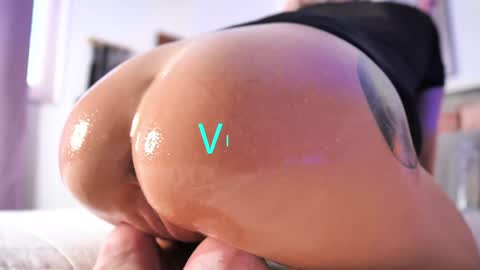 Snapshot of thisisfuckingfun chatting on December 4, 8:23 am ThisIsFuckingFun online show from December 4, 8:23 am