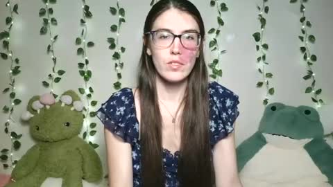 thistlefernsby online show from June 14, 6:21 pm