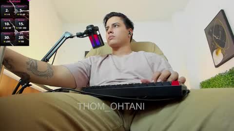 Snapshot of thom_ohtani chatting on February 27, 12:54 am thom_ohtani online show from February 27, 12:54 am