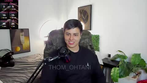 Snapshot of thom_ohtani chatting on February 28, 7:15 pm thom_ohtani online show from February 28, 7:15 pm