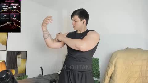 Snapshot of thom_ohtani chatting on March 9, 8:24 pm thom_ohtani online show from March 9, 8:24 pm