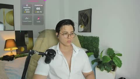 Snapshot of thom_ohtani chatting on March 20, 10:14 pm thom_ohtani online show from March 20, 10:14 pm