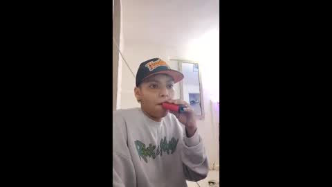 Snapshot of thomas27f chatting on October 23, 2:44 am thomas27f online show from October 23, 2:44 am