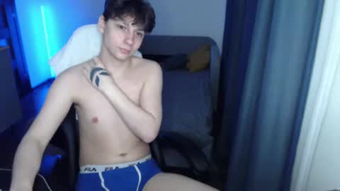 Snapshot of thomas617826 chatting on February 15, 9:26 pm Thomas Hill online show from February 15, 9:26 pm