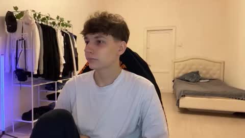 Thomas Hill online show from November 29, 8:23 pm