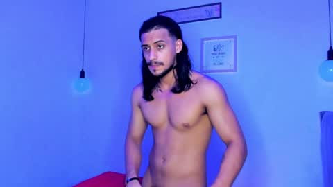 Snapshot of thomas__wayne chatting on December 4, 2:42 am Thomas online show from December 4, 2:42 am
