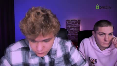 Snapshot of thomas_crow chatting on January 6, 9:46 am thomas_crow online show from January 6, 9:46 am