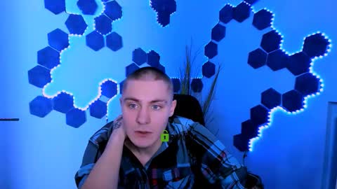 Snapshot of thomas_crow chatting on February 10, 7:51 pm thomas_crow online show from February 10, 7:51 pm