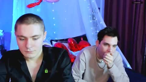 Snapshot of thomas_crow chatting on February 26, 9:52 am thomas_crow online show from February 26, 9:52 am