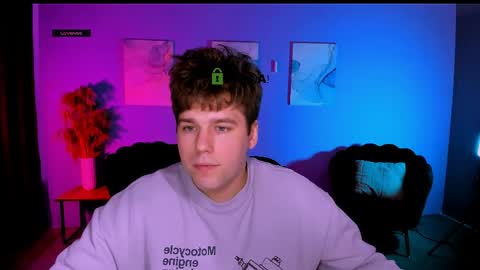 Snapshot of thomas_crow chatting on April 2, 8:56 am thomas_crow online show from April 2, 8:56 am