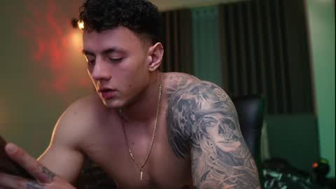 Thomas Falcon online show from December 7, 2:31 am