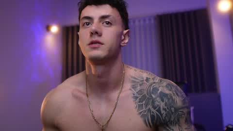 Thomas Falcon online show from December 11, 2:19 am