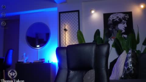 Thomas Falcon online show from January 15, 3:22 am