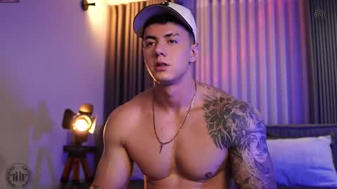 Thomas Falcon online show from September 14, 4:11 am