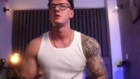 Thomas Falcon online show from October 15, 2:33 am