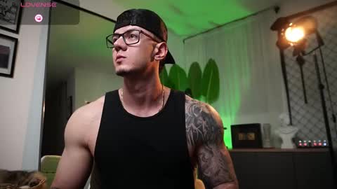 Thomas Falcon online show from March 1, 12:45 am