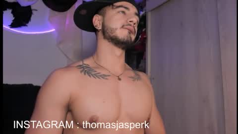 Snapshot of thomas_k7 chatting on February 12, 9:54 pm Thomas online show from February 12, 9:54 pm