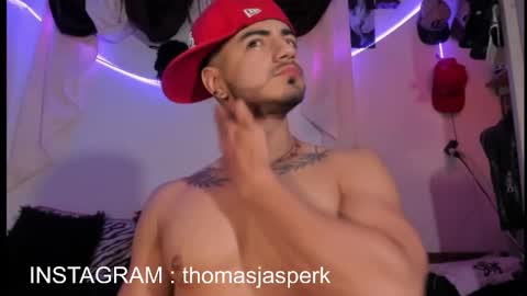 Snapshot of thomas_k7 chatting on February 14, 5:04 am Thomas online show from February 14, 5:04 am