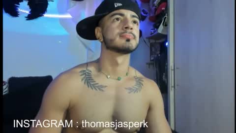 Snapshot of thomas_k7 chatting on February 18, 3:02 am Thomas online show from February 18, 3:02 am