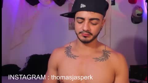 Snapshot of thomas_k7 chatting on March 15, 12:38 am Thomas online show from March 15, 12:38 am