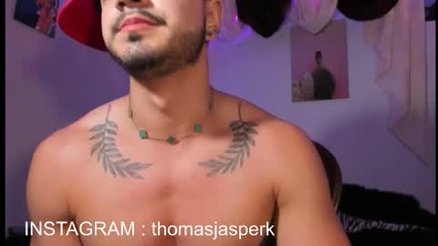 Snapshot of thomas_k7 chatting on March 18, 2:58 am Thomas online show from March 18, 2:58 am