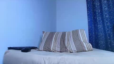 thomas_ks11 online show from March 28, 2:44 am