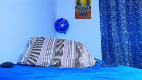 Snapshot of thomas_ks11 chatting on April 4, 2:32 am thomas_ks11 online show from April 4, 2:32 am