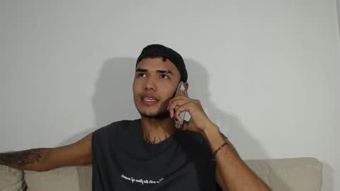 Snapshot of thomas_latin_boy chatting on January 9, 3:36 am Thomas online show from January 9, 3:36 am