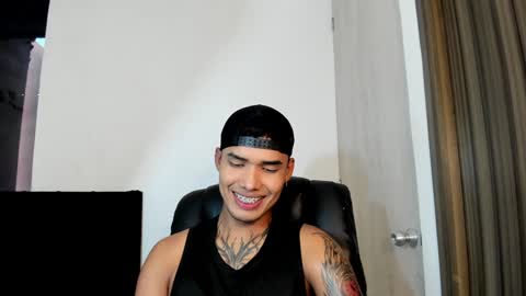 Snapshot of thomas_latin_boy chatting on February 3, 11:53 am Thomas online show from February 3, 11:53 am
