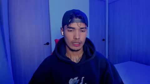 Snapshot of thomas_latin_boy chatting on September 14, 1:38 am Thomas online show from September 14, 1:38 am