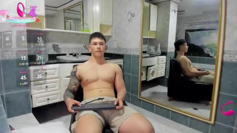 Snapshot of thomas_moon_ chatting on September 26, 12:20 pm Thomas online show from September 26, 12:20 pm