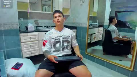 Snapshot of thomas_moon_ chatting on September 30, 11:26 am Thomas online show from September 30, 11:26 am