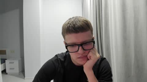 Tomas online show from December 6, 1:44 pm
