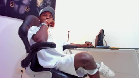 Snapshot of thomas_shelbys chatting on February 22, 1:44 am Thomas online show from February 22, 1:44 am